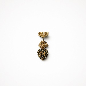 봉커 브로치 - 모나 하트 Embellished Brooch Pin Mona Heart